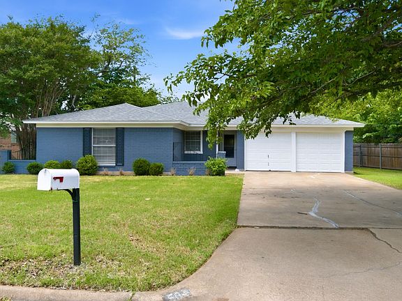 3rd image of 504 S Colonial Dr