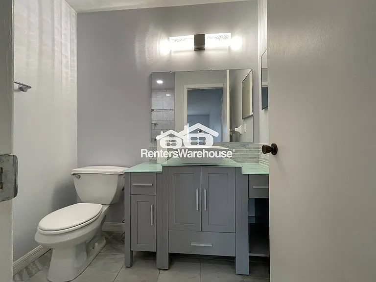 110 Gloucester Blvd #110 — Photo 13