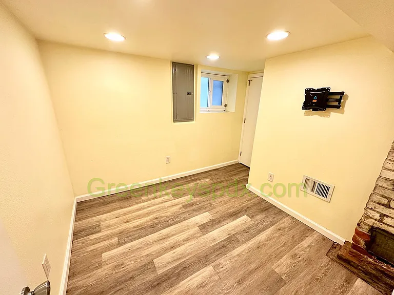 806 SE 45th Ave — Photo 16