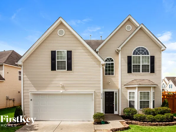 8519 Oak Dr, Charlotte, NC 28269