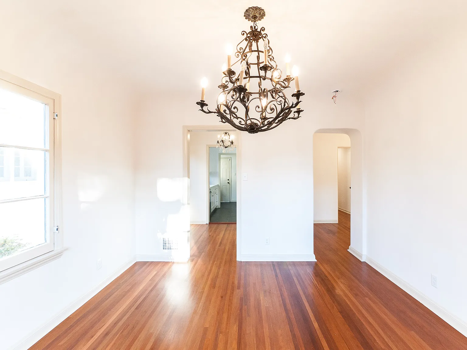 Glorious 3 Bed / 2 Bath Wilshire Vista Duplex | French Windows, Fireplace + 2-Car Garage — Photo 3