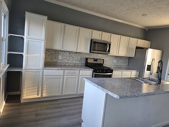 3rd image of 4931 Temple Ave