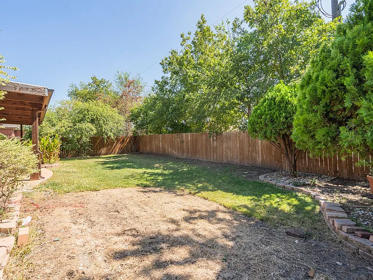 1001 Porter Pl — Photo 31