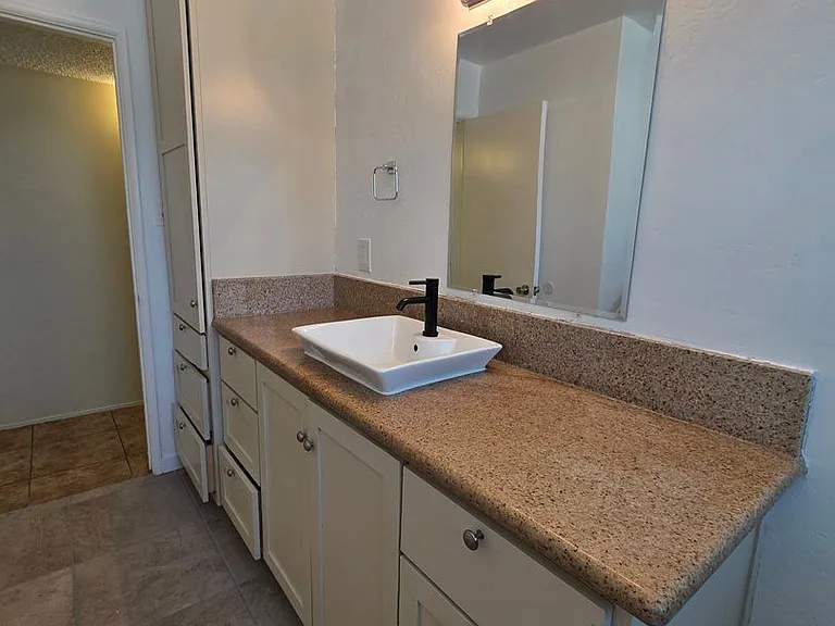 2805 Cambria Ave — Photo 12