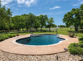 943A Three Skillet Rd, Springtown, TX 76082