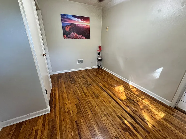 100 Norfolk Rd — Photo 23