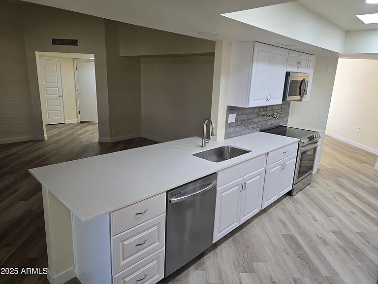 10838 W Thunderbird Blvd — Photo 7
