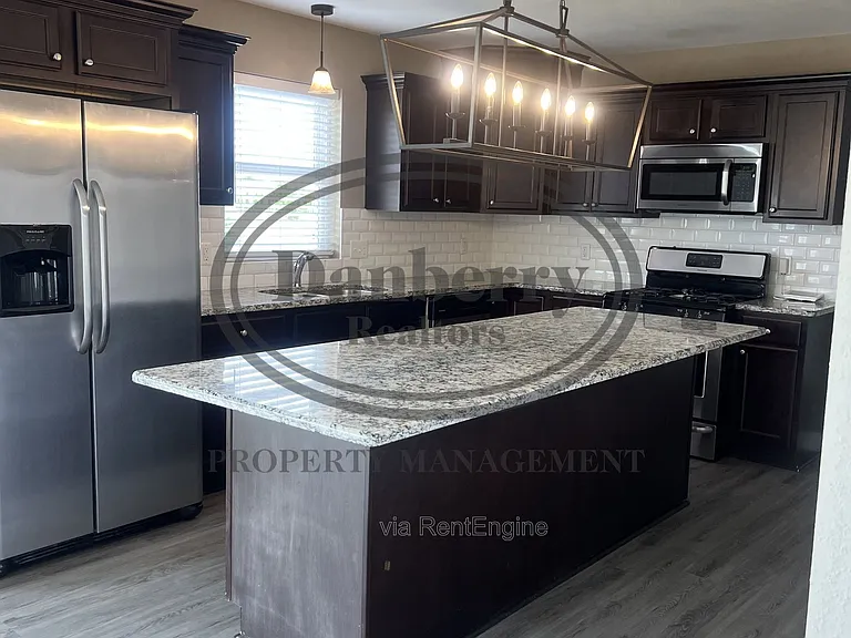 8914 Red Hawk Ct — Photo 3