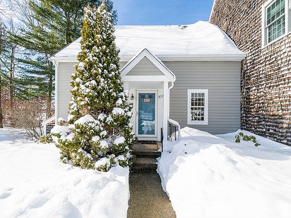 3rd image of 528 Twin Lakes Dr Unit 528