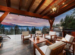 800 Taylor Rd, Bowen Island, BC V0N1G1