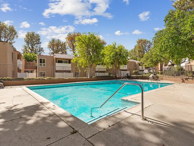 10331 Lindley Ave #209 — Photo 47