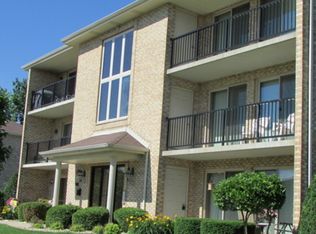 12764 Saint Andrews Ct APT 202, Lemont, IL 60439