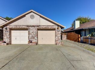352 Riverside Dr, Woodland, CA 95695