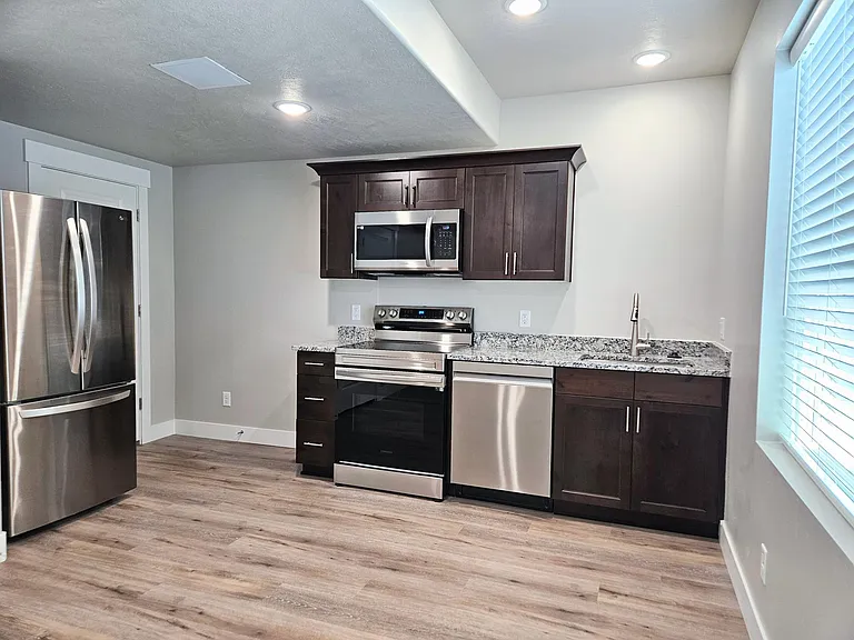 7996 N Bristlecone Rd #B — Photo 3
