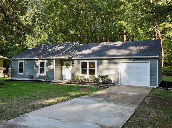 241 Batson Dr, Newport News, VA 23602