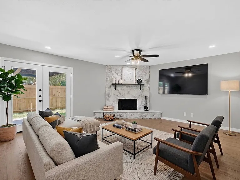 1004 Cross Bend Rd — Photo 8