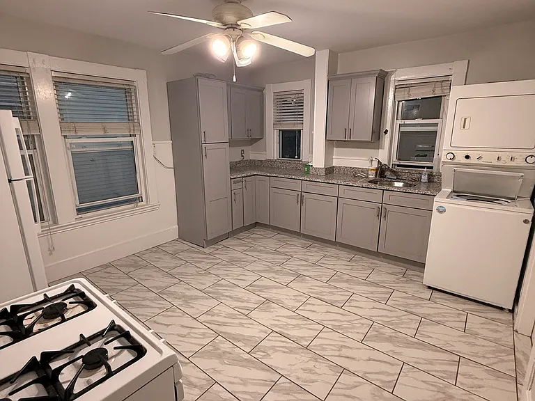 11 1/2 Winthrop Ave #2 — Photo 11