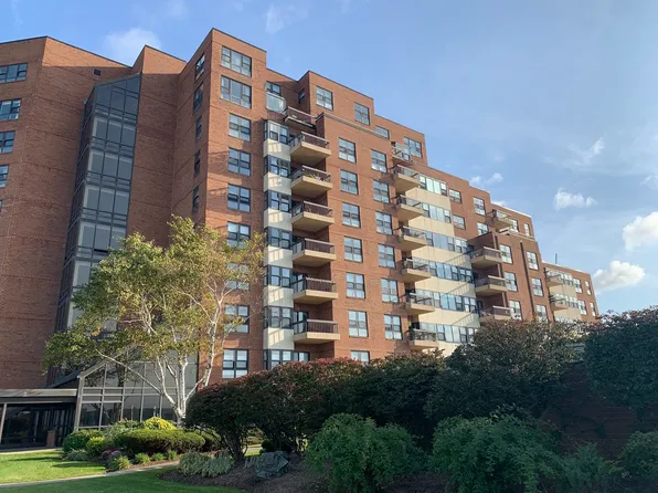 1 Seal Harbor Rd APT 413, Winthrop, MA 02152