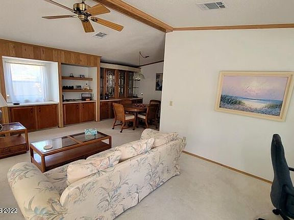 4th image of 710 Amaryllis Dr