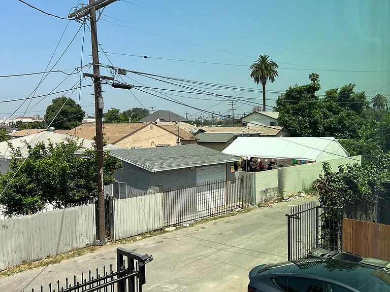 8731 S Figueroa St #8733-1/2 — Photo 13