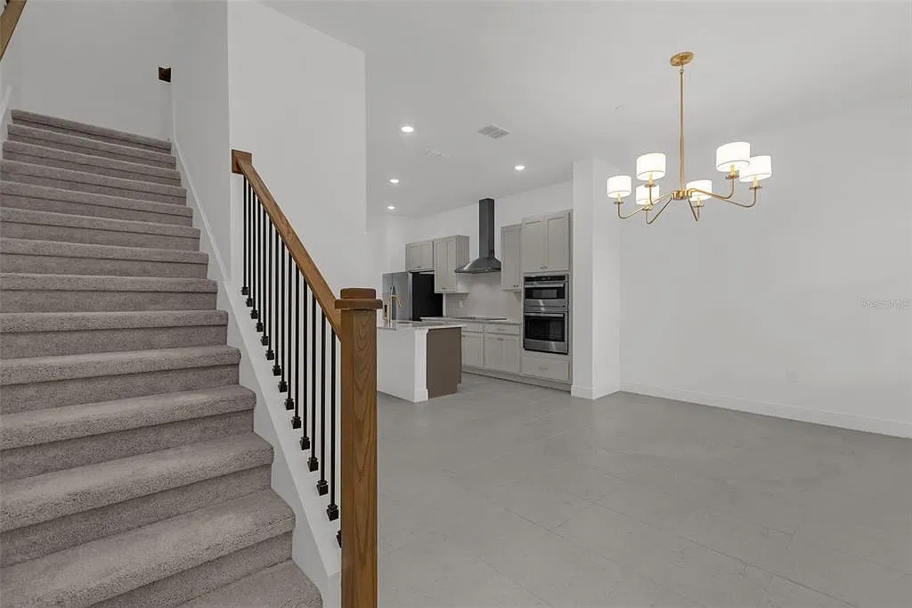 3 bed, 2.5 bath, 1649 sqft, $3,700 — Photo 4