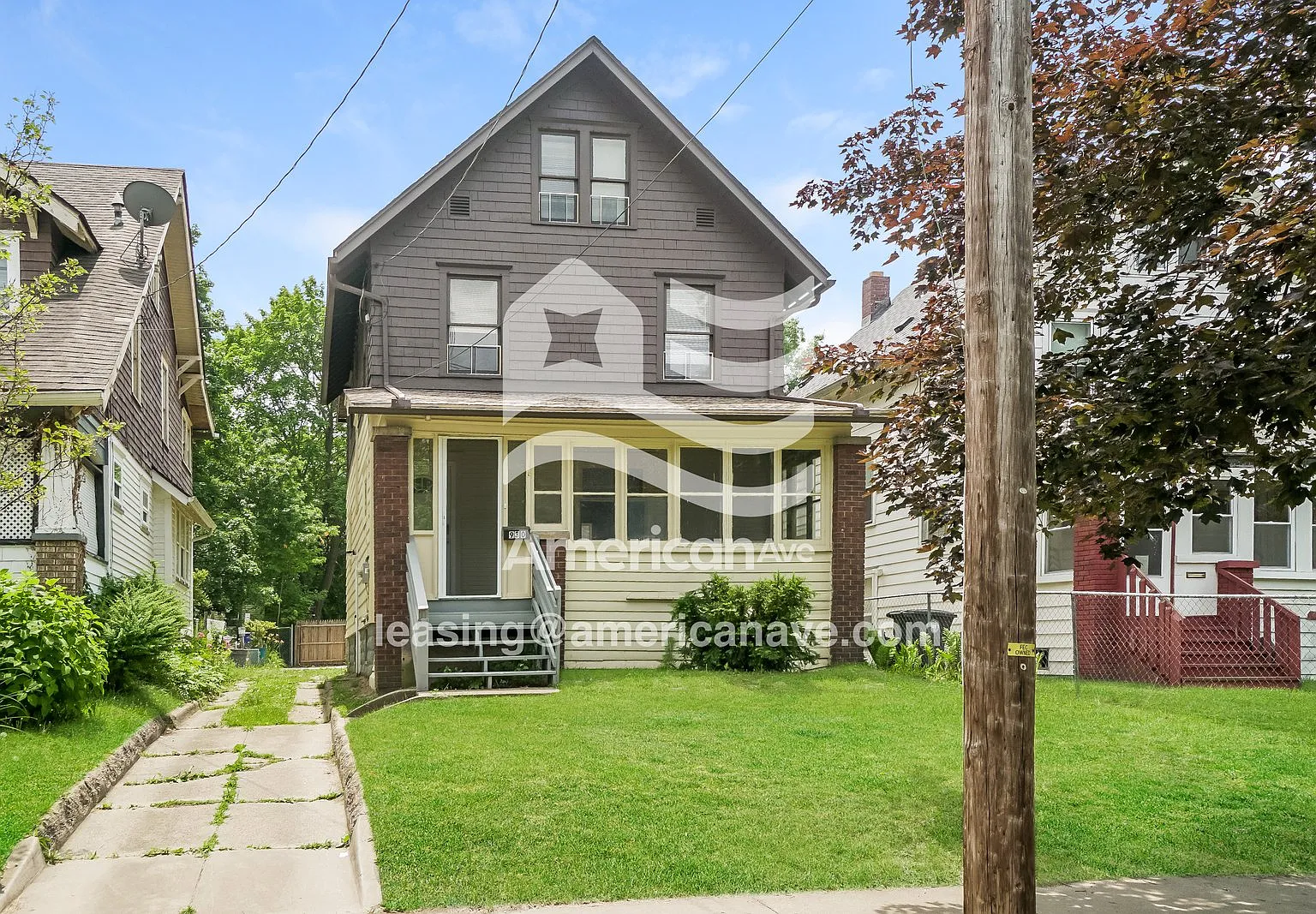3 bed, 1.0 bath, 1565 sqft, $997 — Photo 1