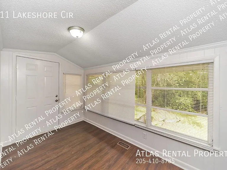 211 Lakeshore Cir — Photo 8