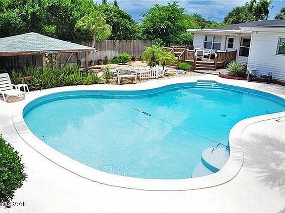 3rd image of 305 Nautilus Ave