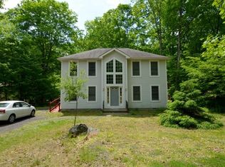 310 Clubhouse Dr, East Stroudsburg, PA