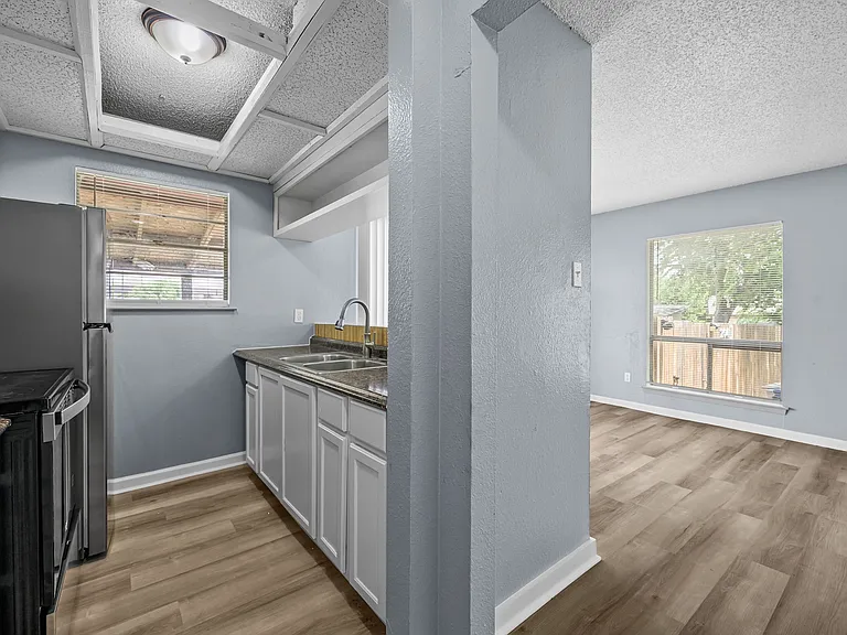 204 Northcrest Cir #D — Photo 5