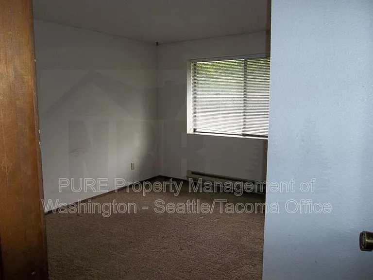 11403 78th Ave E — Photo 10