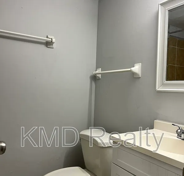 1624 Arlyn Cir #H — Photo 7