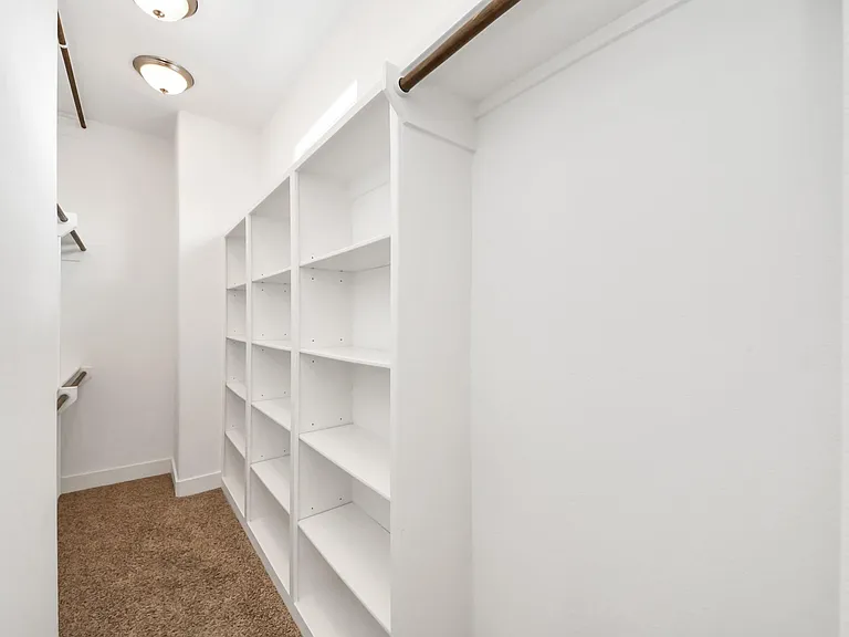 1807 W Webster St — Photo 22