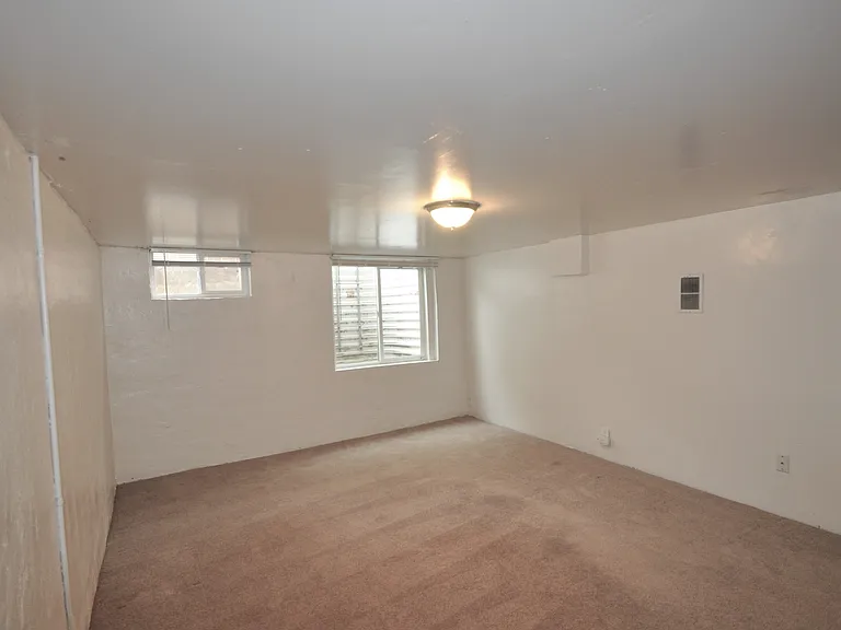 2525 Olive St — Photo 14