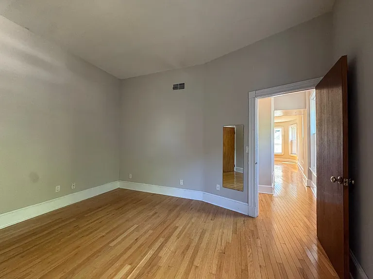 10 Mechanic St — Photo 32