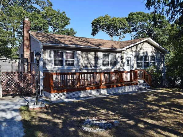 4 George Street, Hampton Bays, NY 11946