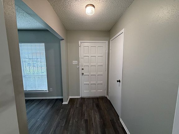3rd image of 7422 Fieldgate Dr