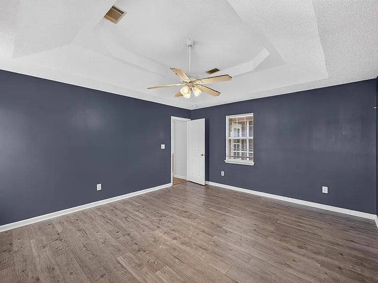4810 Golden Leaf Ln — Photo 16