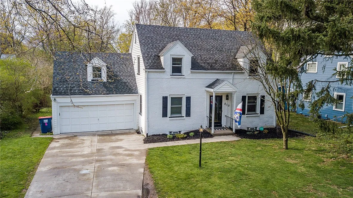 412 Pine Grove Ave photo 1