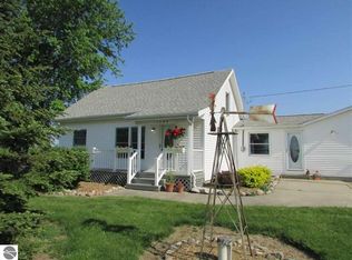 1495 E Weidman Rd, Rosebush, MI 48878