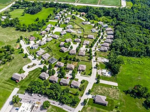 1904 N 92nd Ter, Kansas City, KS 66112