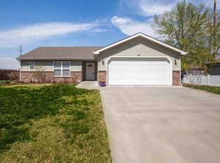 804 Butterfield Rd, Manhattan, KS 66502