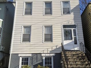 24 Elm St, Rensselaer, NY 12144