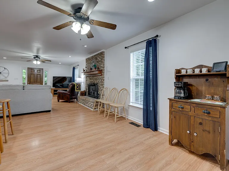 970 Old Limestone Rd E — Photo 14