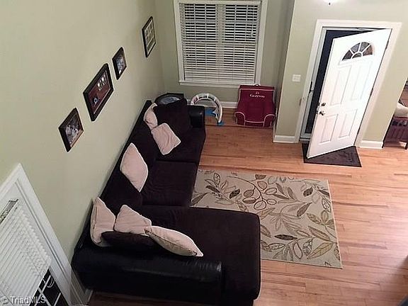 5th image of 411 Lennox Dr