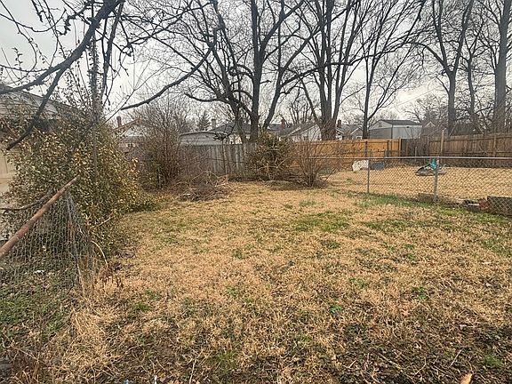 2nd image of 1423 Lillian Ave