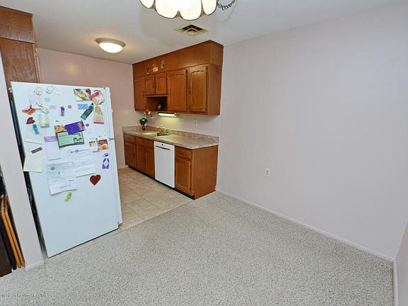 5th image of 1144A Argyll Cir