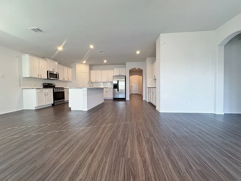 905 Berry St — Photo 8