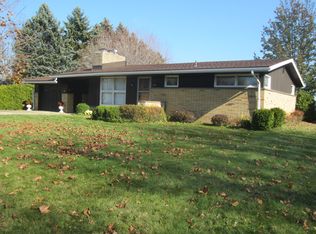 215 Cresswood Dr, Elizabeth, PA
