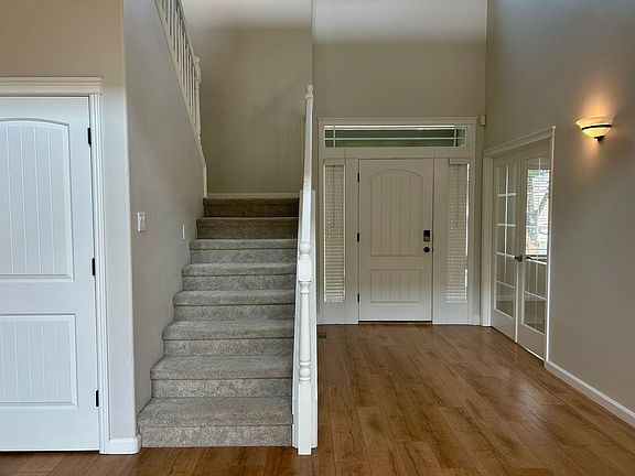 4th image of 562 N Paddington Pl